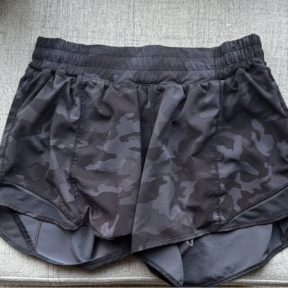 Lululemon Hotty Hot Short